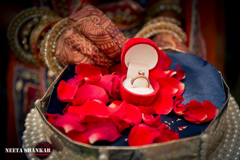 Dheeraj-Ankita-Candid-Wedding-Photography-Ashirwad-Kalyan-Mantap-Bangalore-India-Neeta-Shankar-Photography_27b