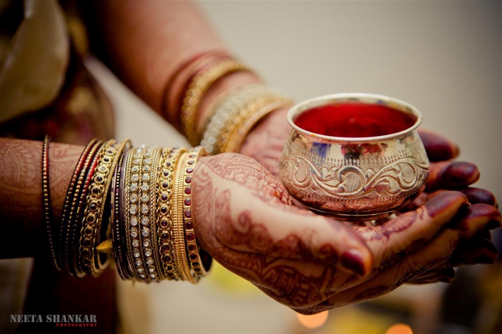Ranjitha-Adarsh-Candid-Wedding-Photography-Amara-Kalyana-Mantapa-Bangalore-India-Neeta-Shankar-Photography-14