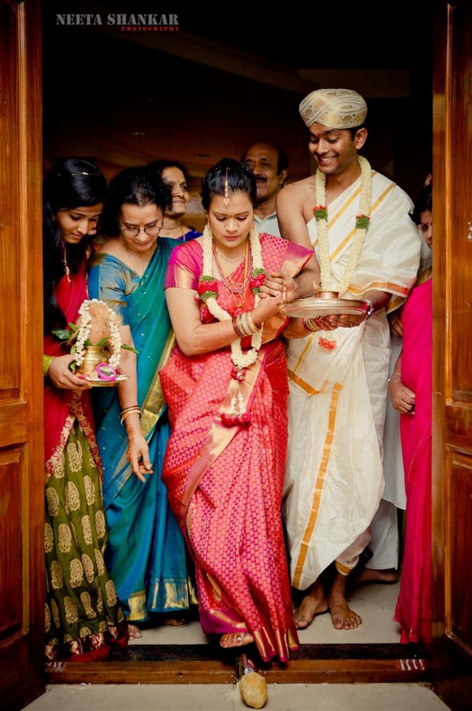 Ranjitha-Adarsh-Candid-Wedding-Photography-Amara-Kalyana-Mantapa-Bangalore-India-Neeta-Shankar-Photography-43