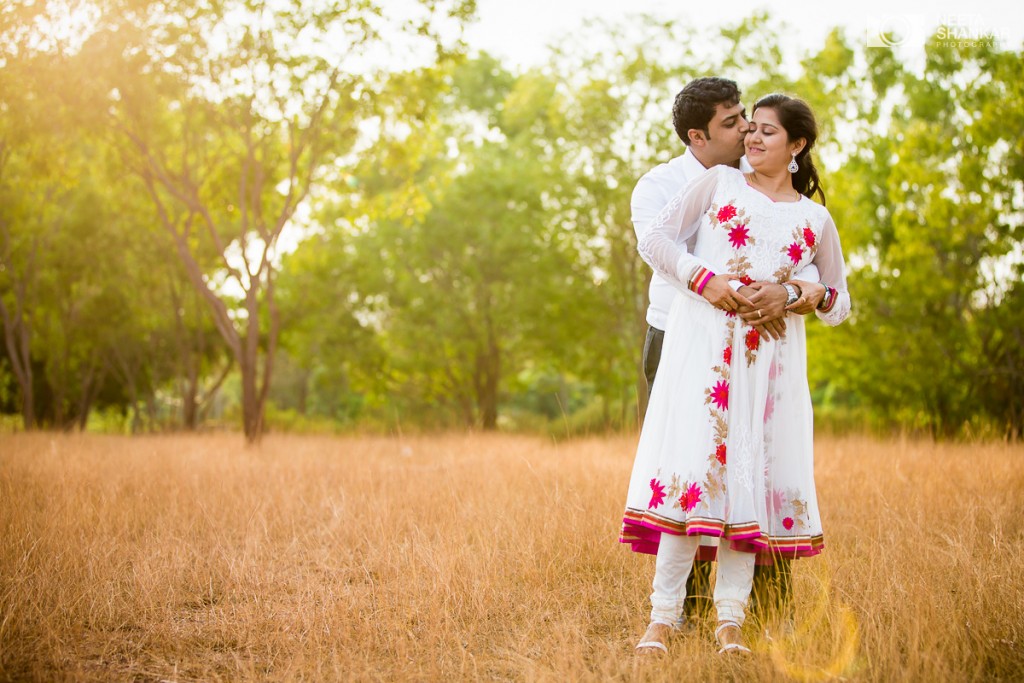 Neeta-Shankar-Photography-Hesarghatta-Grasslands-Pre-Wedding-Couple-Shoot-Bangalore-outdoor