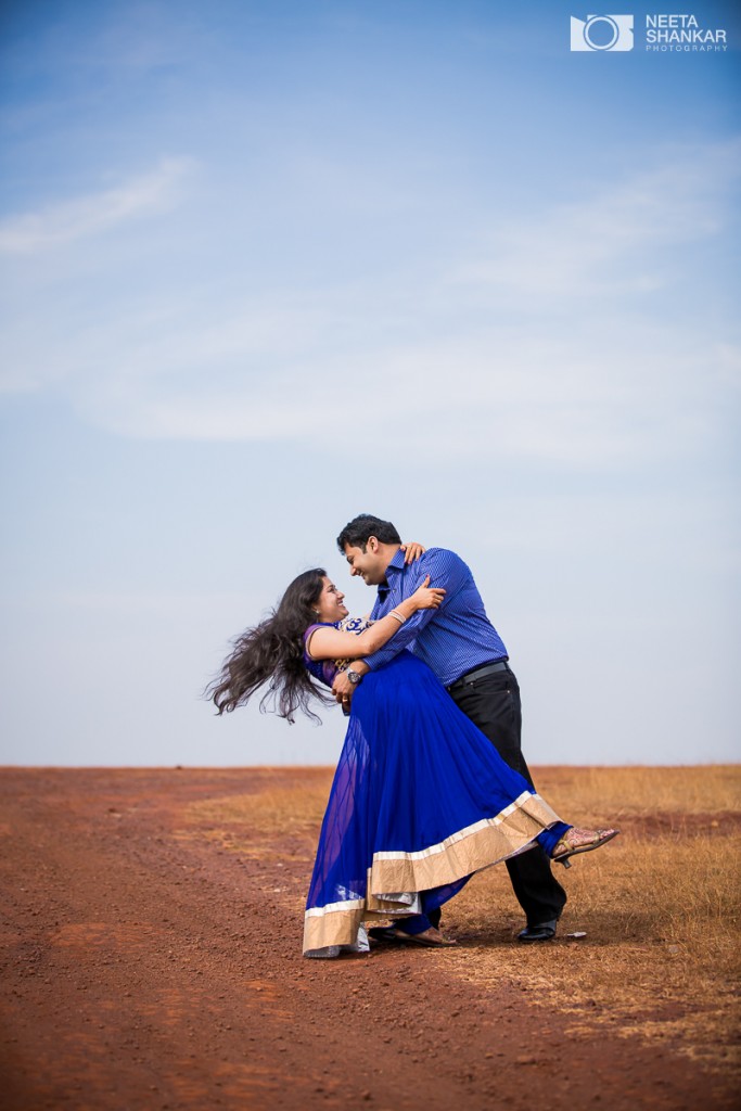 Neeta-Shankar-Photography-Hesarghatta-Grasslands-Pre-Wedding-Couple-Shoot-Bangalore-outdoor