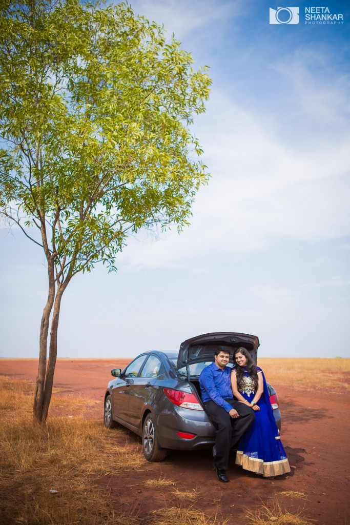 Neeta-Shankar-Photography-Hesarghatta-Grasslands-Pre-Wedding-Couple-Shoot-Bangalore-outdoor