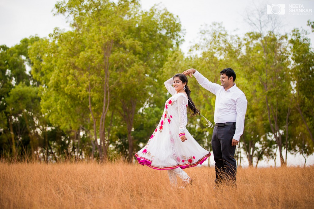 Neeta-Shankar-Photography-Hesarghatta-Grasslands-Pre-Wedding-Couple-Shoot-Bangalore-outdoor