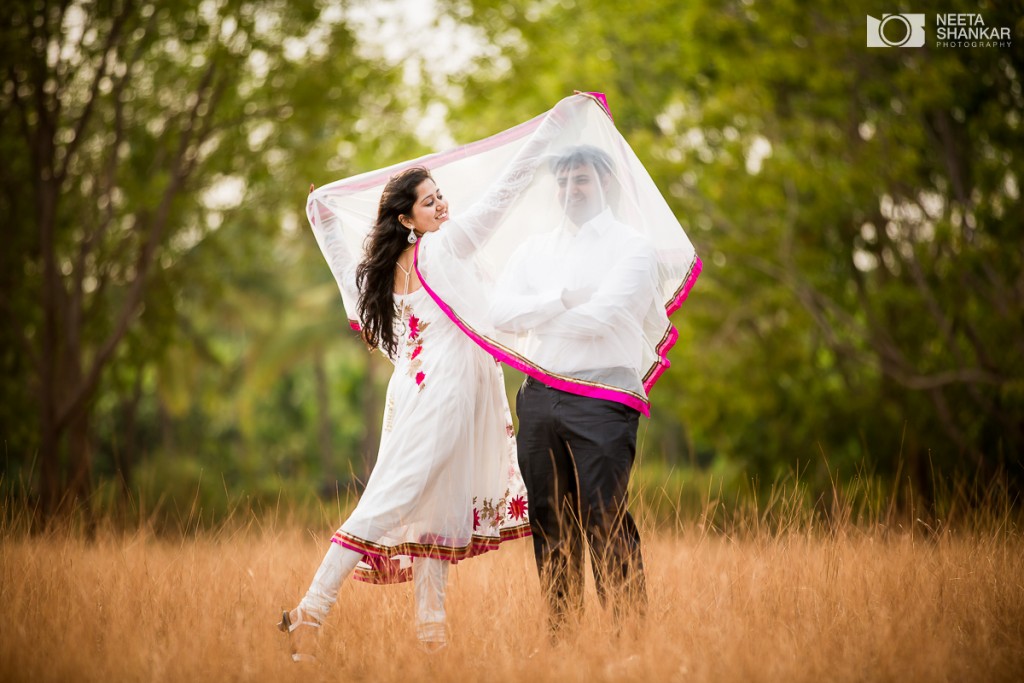 Neeta-Shankar-Photography-Hesarghatta-Grasslands-Pre-Wedding-Couple-Shoot-Bangalore-outdoor