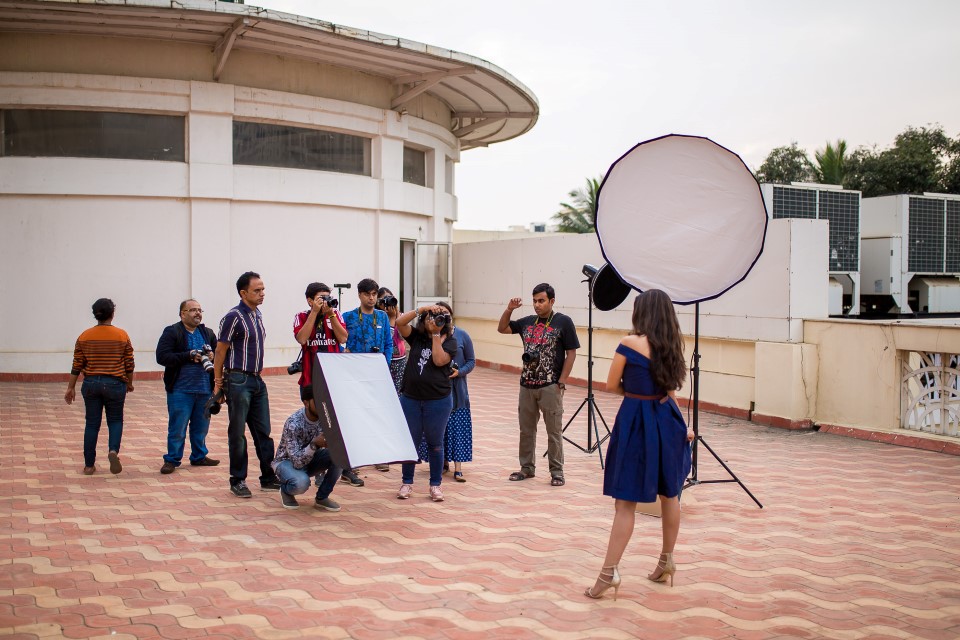 Neeta-Shankar-Workshops-Learn-Outdoor-Portrait-Photography-Godox-Lighting-BTS
